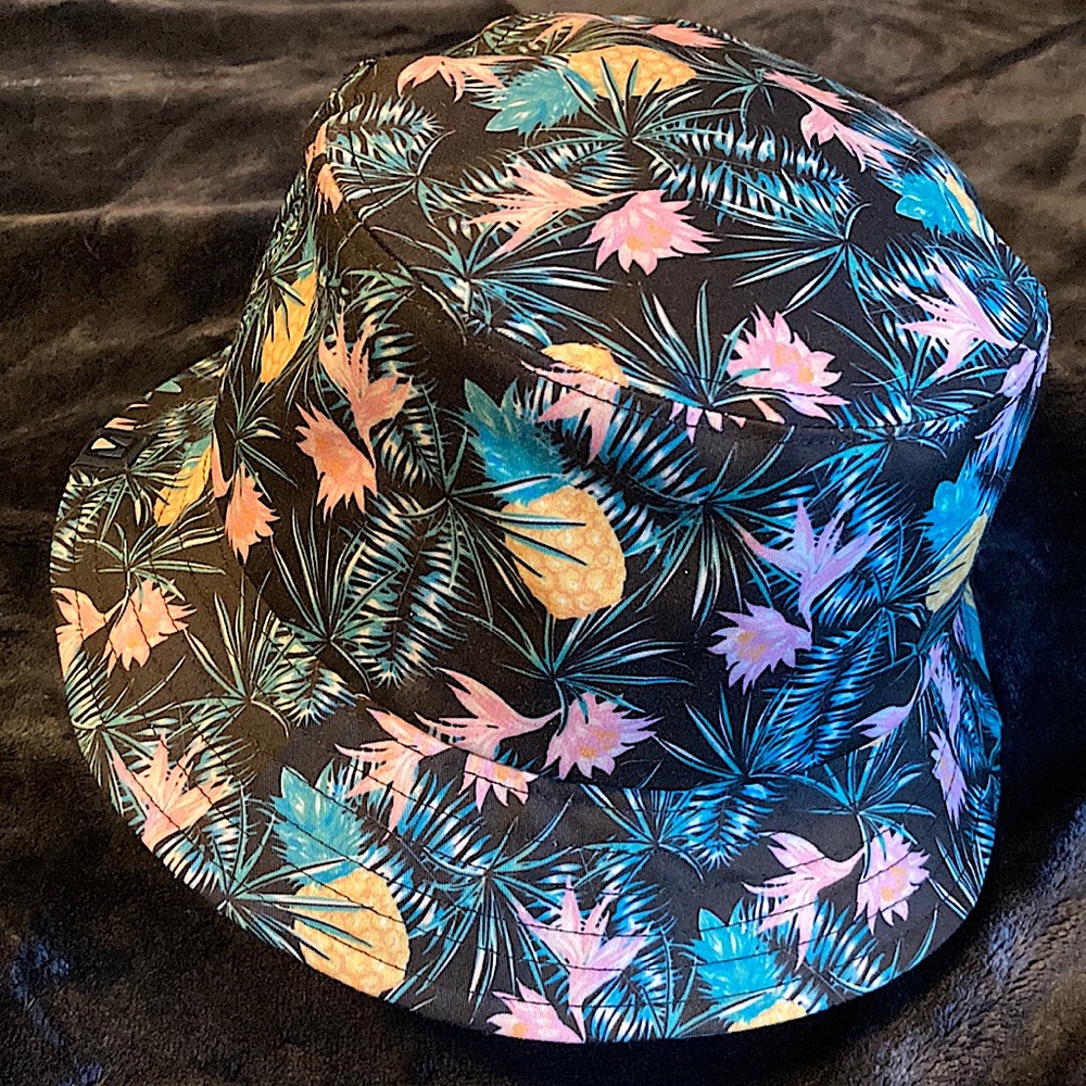 Kolby L/XL Bucket Hat